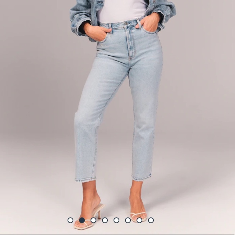 Ultra High Rise Ankle Straight Jeans in Light Wash